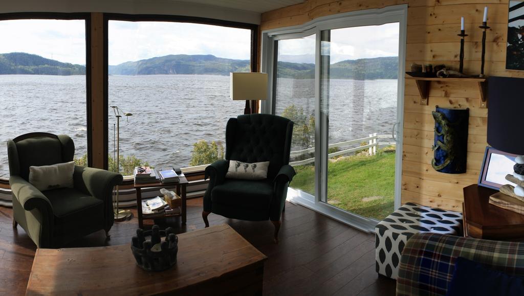 Chalet La Caille Villa LʼAnse-Saint-Jean Стая снимка